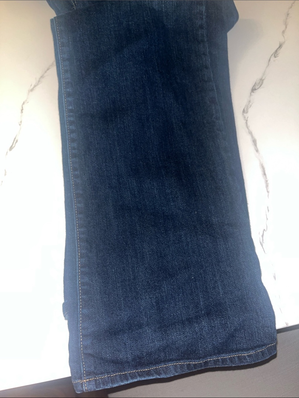 GAP Essential Fit Medium Blue Straight Jeans—6L - Picture 3 of 3